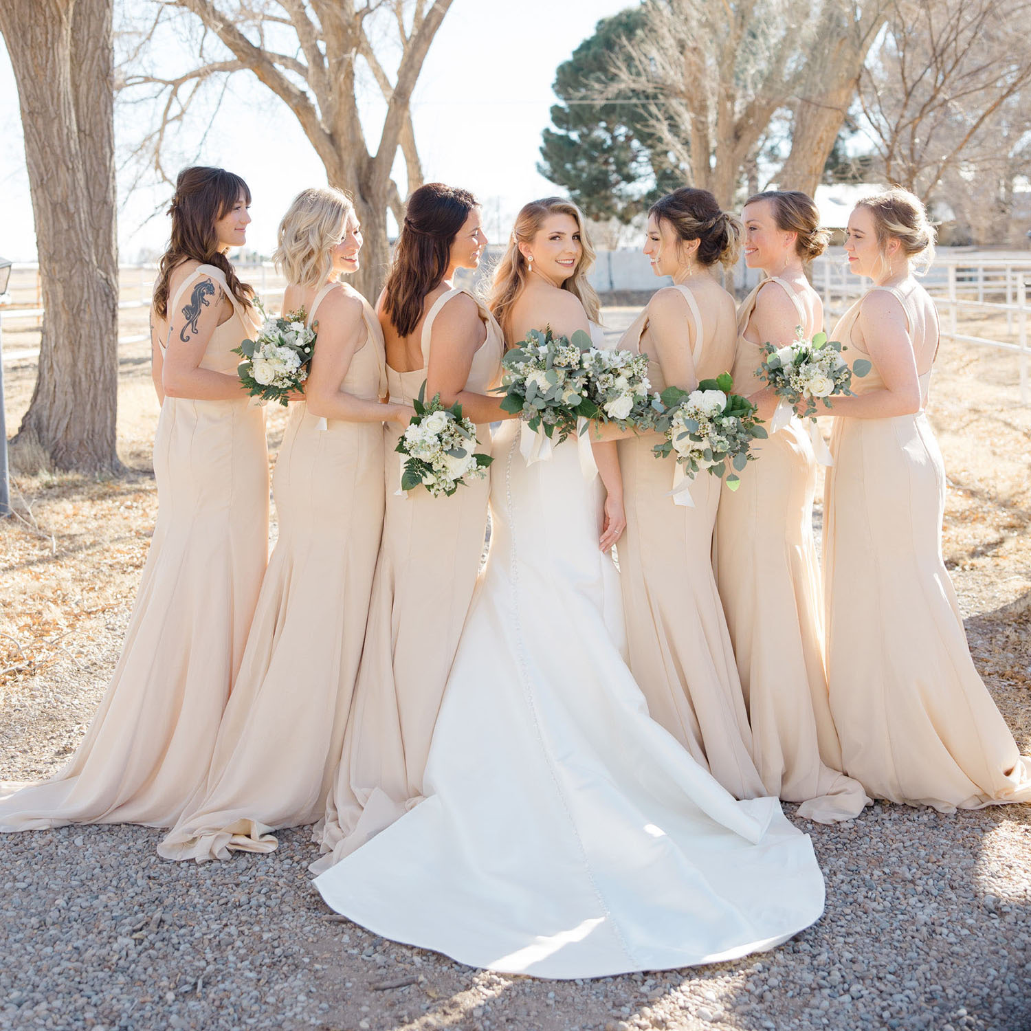 Gracias por compartir las fotos de la boda de Danielles @danielle_lowell3 en enero, tonos perfectos. ¡Los vestidos fueron un gran éxito!