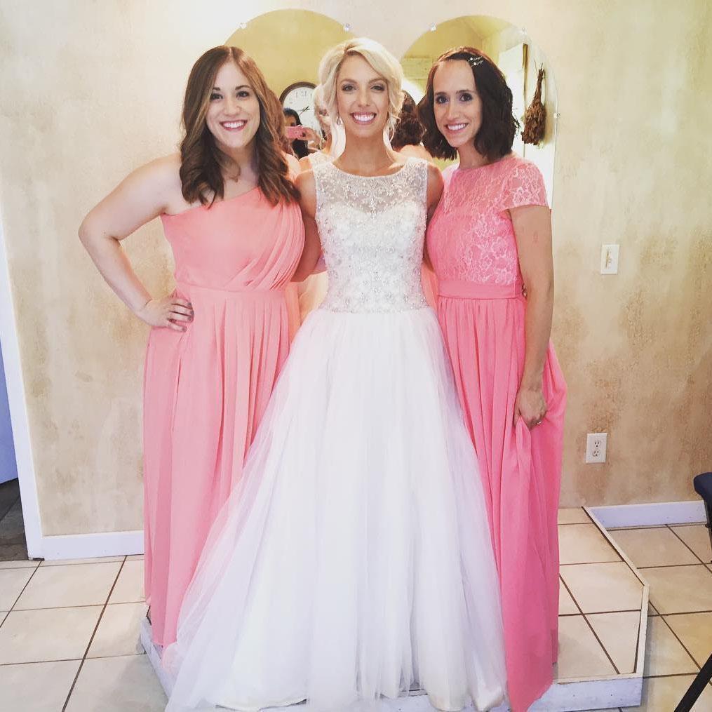 ¡Vestido muy bonito y elegante! ¡Encaja perfectamente, exactamente como se muestra en la imagen!