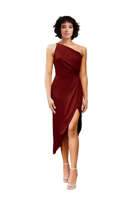 Borgoña Cubierta Un Hombre Midi Satén elástico Corto Formales Vestidos de dama de honor / Vestidos de fiesta / Vestidos de cóctel Asequibles