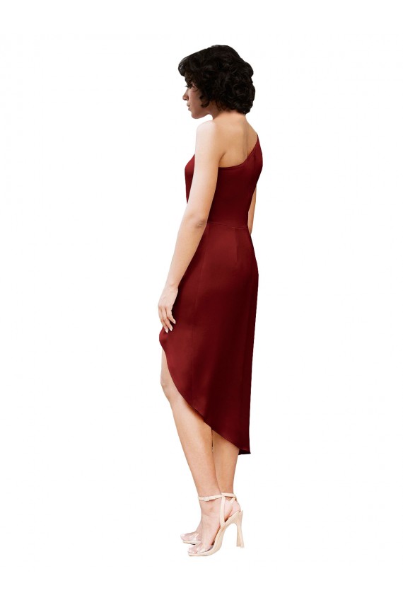 Borgoña Cubierta Un Hombre Midi Satén elástico Corto Formales Vestidos de dama de honor / Vestidos de fiesta / Vestidos de cóctel Asequibles