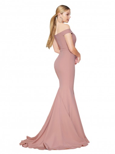 Rosa empolvado Sirena Hombros Descubiertos Barrer tren Crepé Elástico Largo Formales Vestidos de dama de honor / Vestidos de fiesta