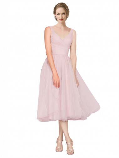 Rosa línea A Cuello en V Tul Corto Vestidos de dama de honor / Vestidos de cóctel / Vestidos para homecoming Asequibles