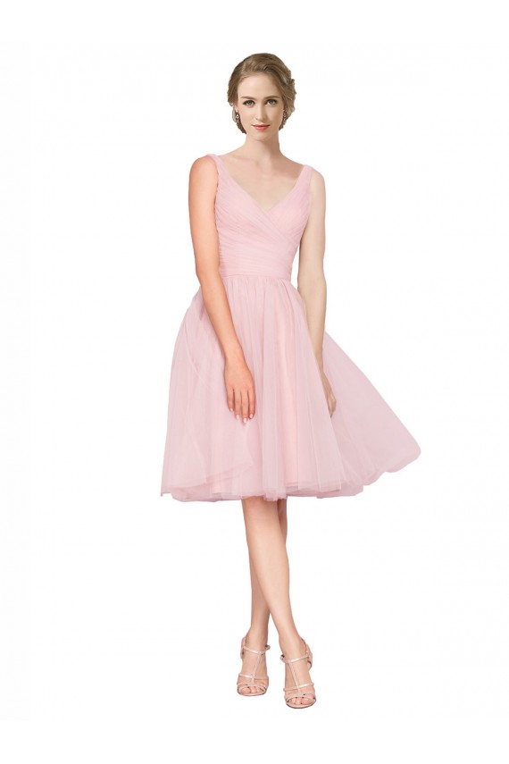 Rosa línea A Cuello en V Tul Corto Vestidos de dama de honor / Vestidos de cóctel / Vestidos para homecoming Asequibles